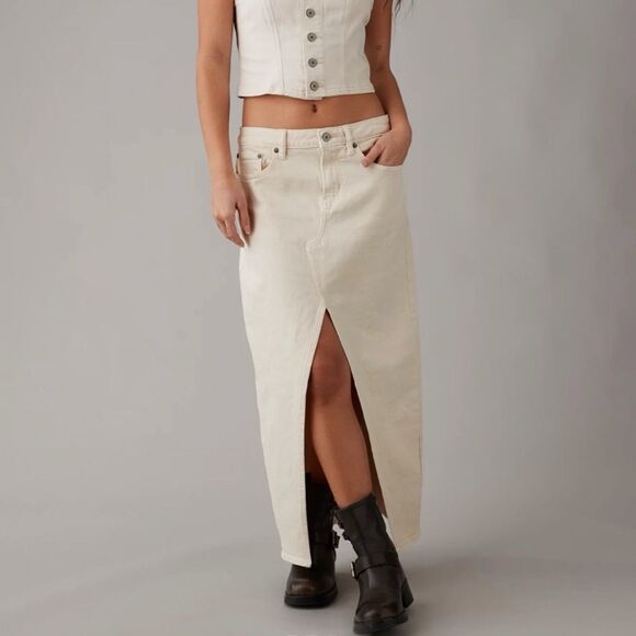 AE | American Eagle Low-Rise Denim Maxi Skirt in Ecru | Cream - Picture 1 of 9